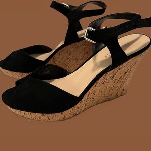 ✨ *BOGO* Nine West Big Easy Wedge Sandal *BOGO* ✨